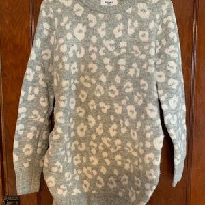 Old Navy Light Grey Maternity Sweater